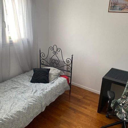 Bedroom In A House/ Chambre Dans Une Maison Épinay-sur-Orge Exterior foto