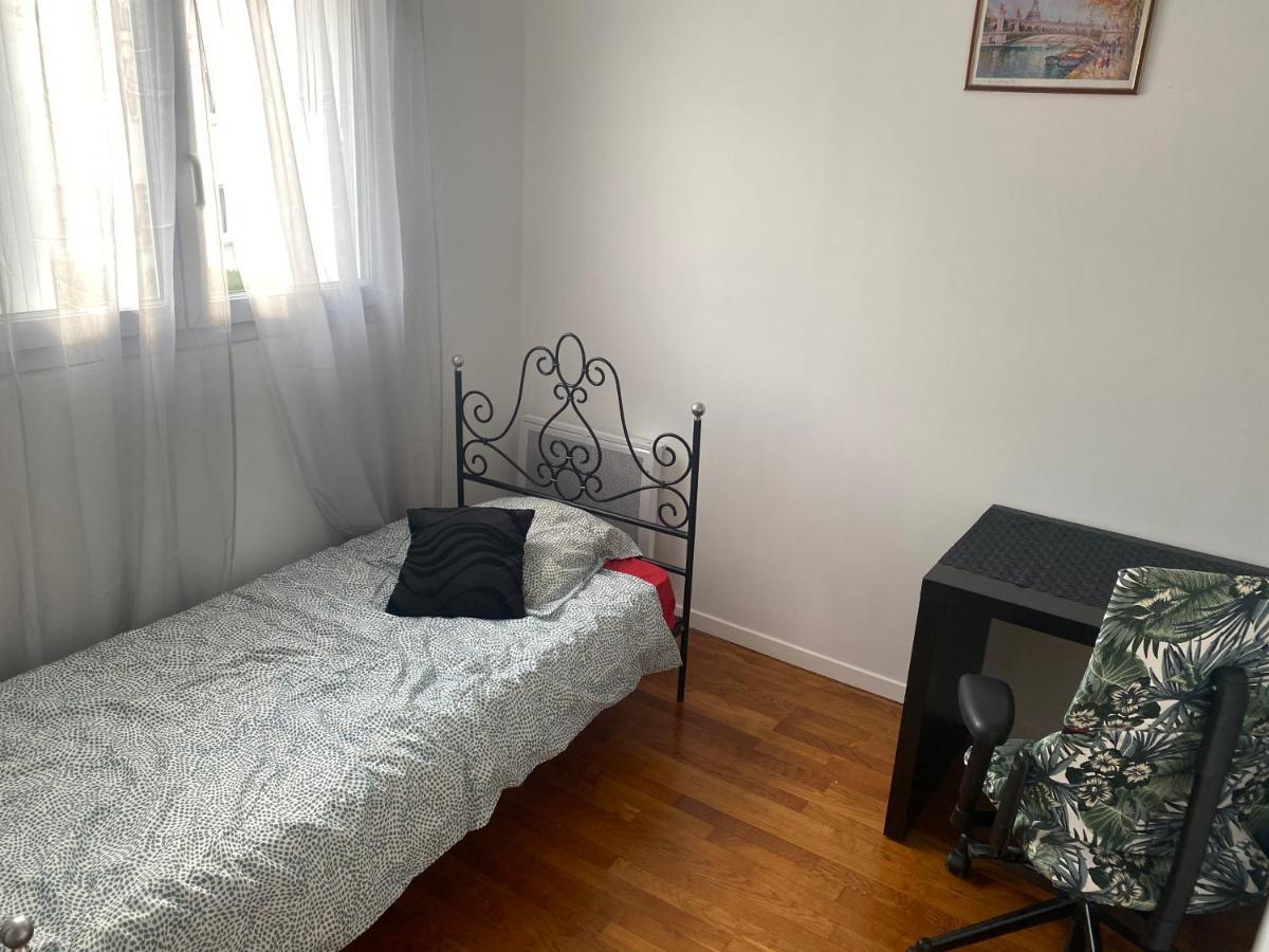 Bedroom In A House/ Chambre Dans Une Maison Épinay-sur-Orge Exterior foto